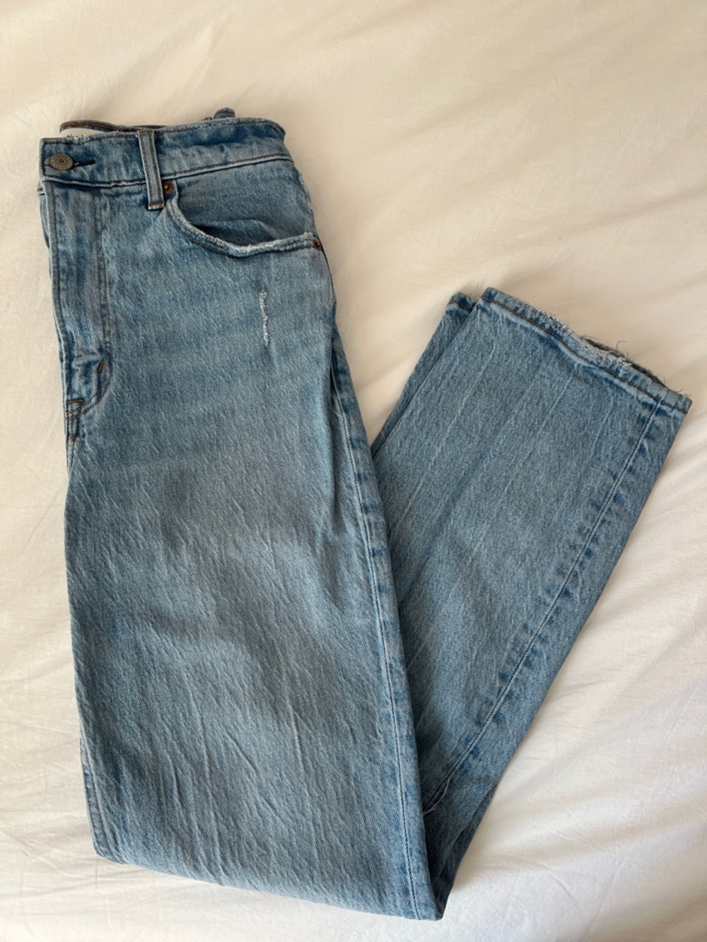 Abercrombie 90’s Straight Leg High-rise Distressed Light Wash Jeans